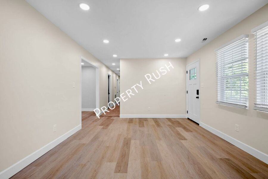 321 Whitmire Cir - Photo 6 of 29