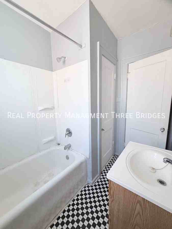 6516A Morganford Rd - Photo 4 of 9