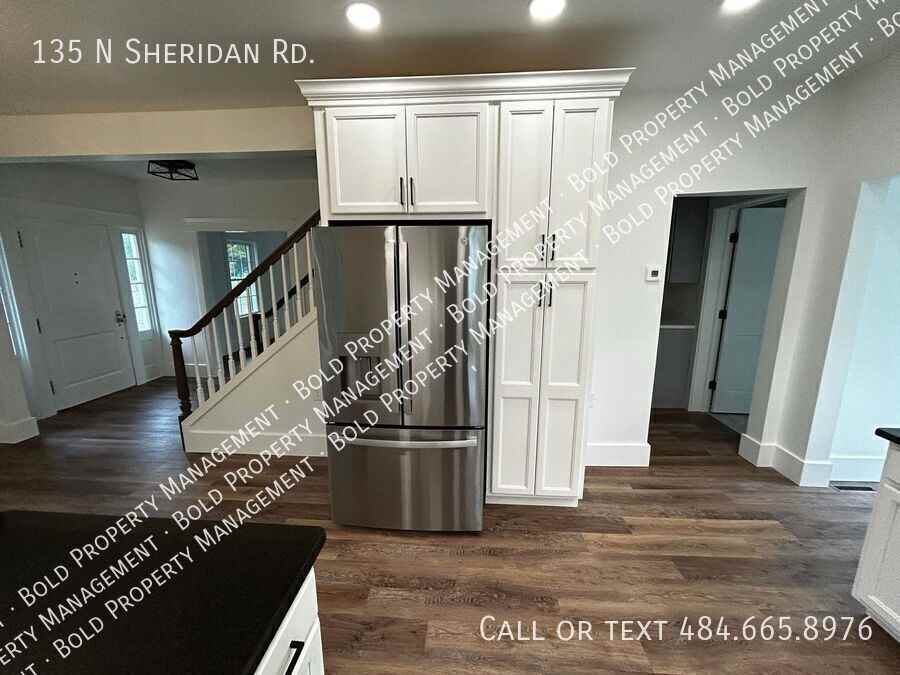135 N Sheridan Rd - Photo 6 of 25