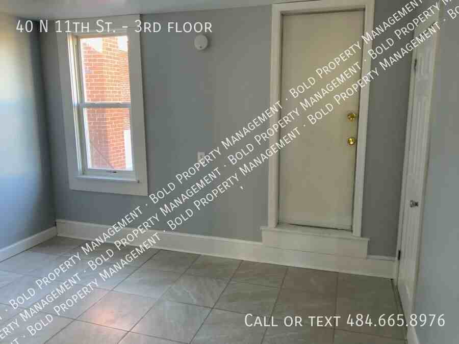 40 N 11th St #3rdFL - Photo 4 of 9