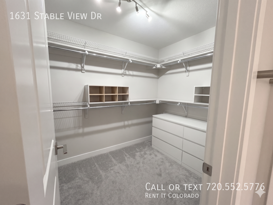 1631 Stable View Dr - Photo 7 of 25