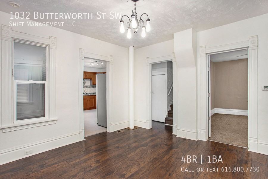 1032 Butterworth St Sw - Photo 2 of 18