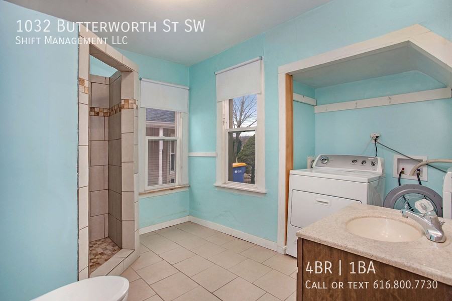 1032 Butterworth St Sw - Photo 6 of 18
