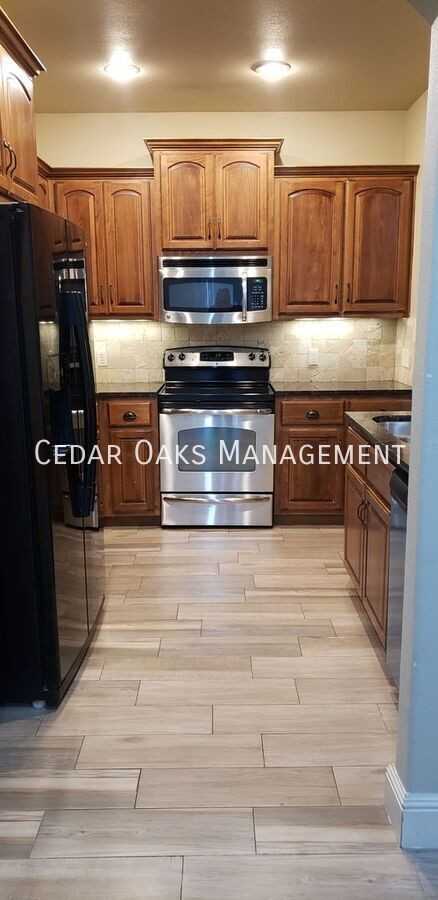 1620 Park St - Photo 4 of 22