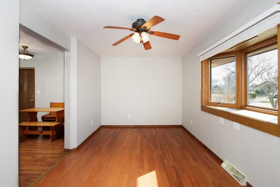 7146 S 38th St - Photo 5 of 26