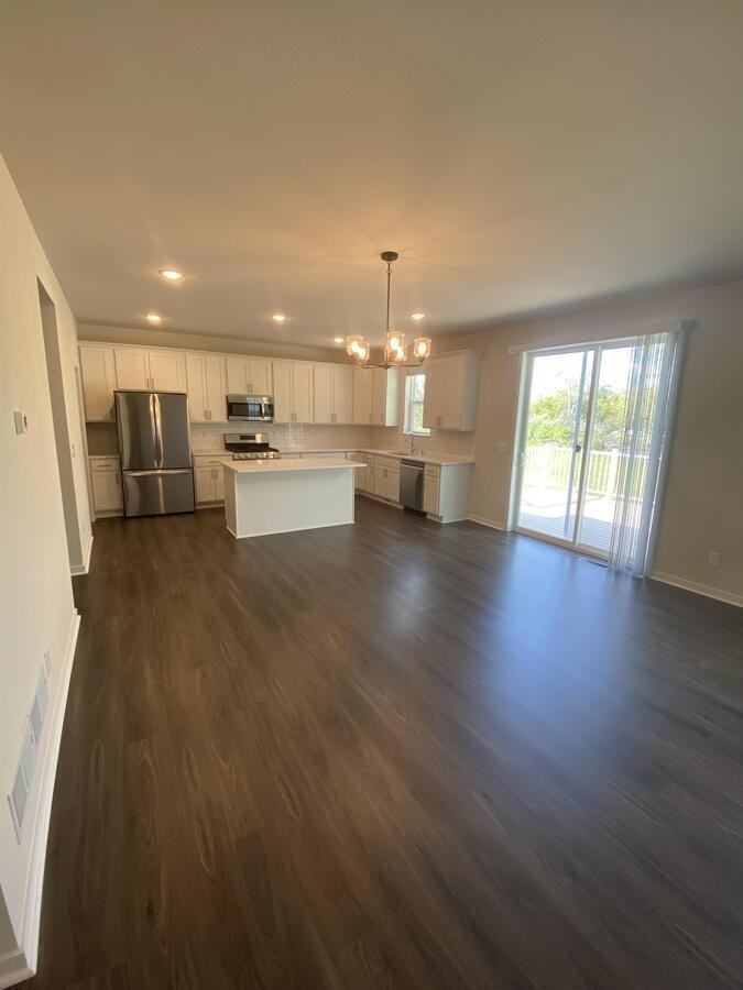 3907 18th Pl - Photo 3 of 19