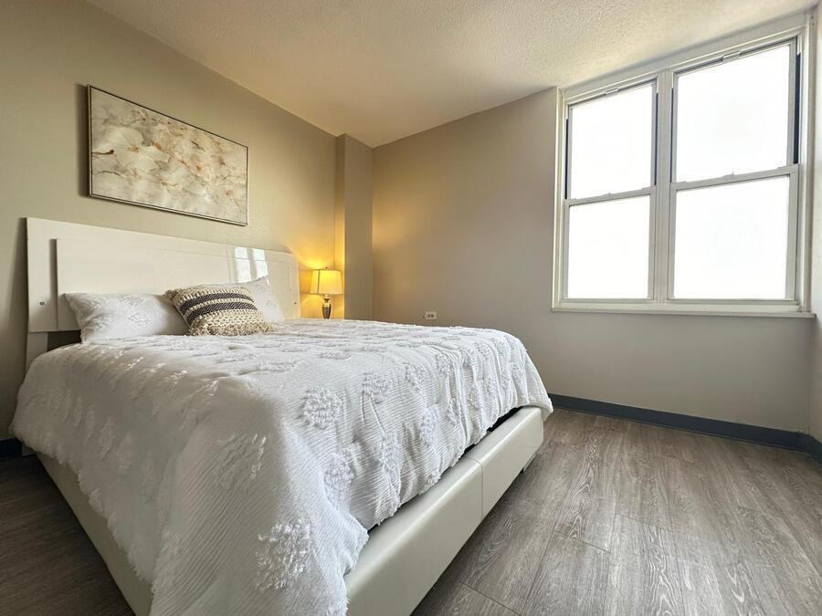 489 W State St #1011 - Photo 6 of 9