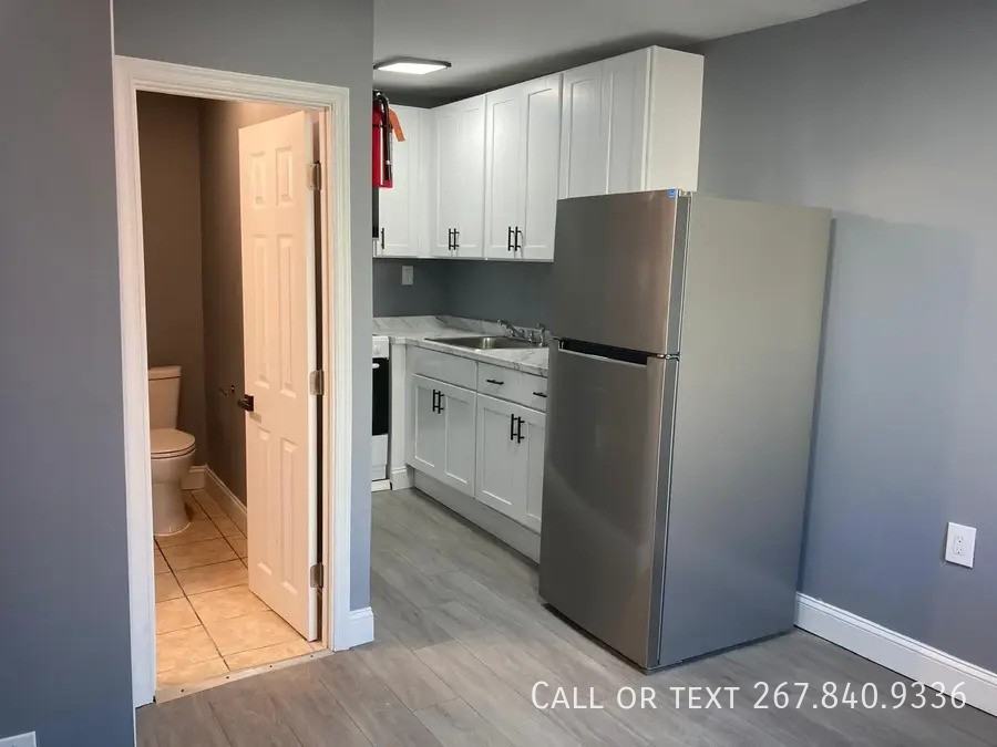 6401 Saybrook Ave #D - Photo 5 of 40