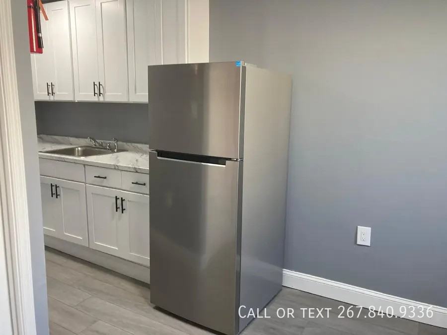 6401 Saybrook Ave #D - Photo 6 of 40