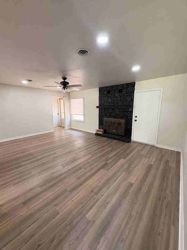 1505 S 49th St - Photo 3 of 18