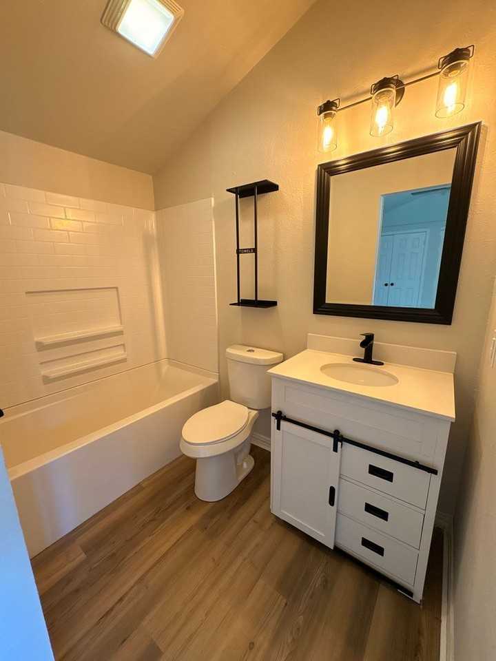 1505 S 49th St - Photo 7 of 18