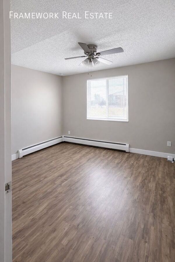 3048 W Amherst Ave #102 - Photo 4 of 8