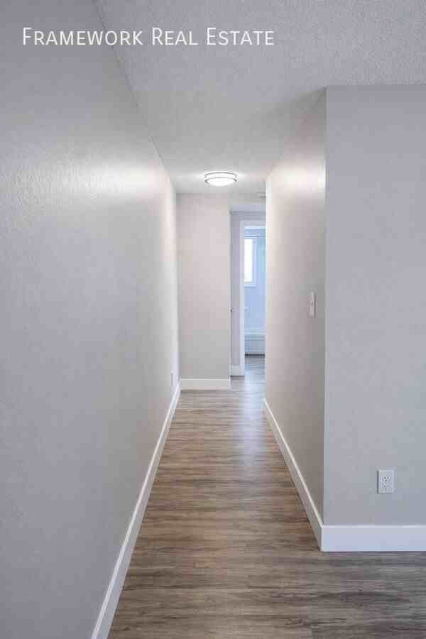 3048 W Amherst Ave #102 - Photo 5 of 8
