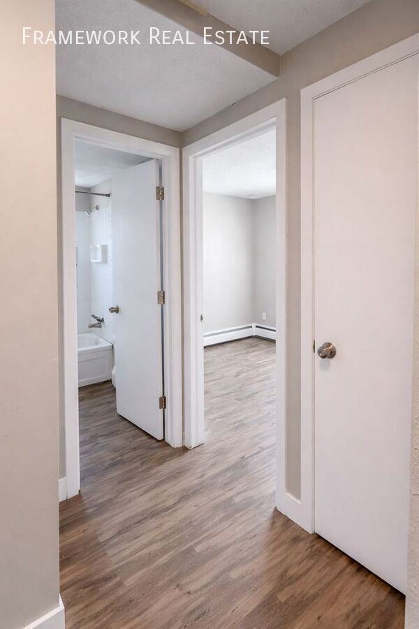 3048 W Amherst Ave #102 - Photo 6 of 8