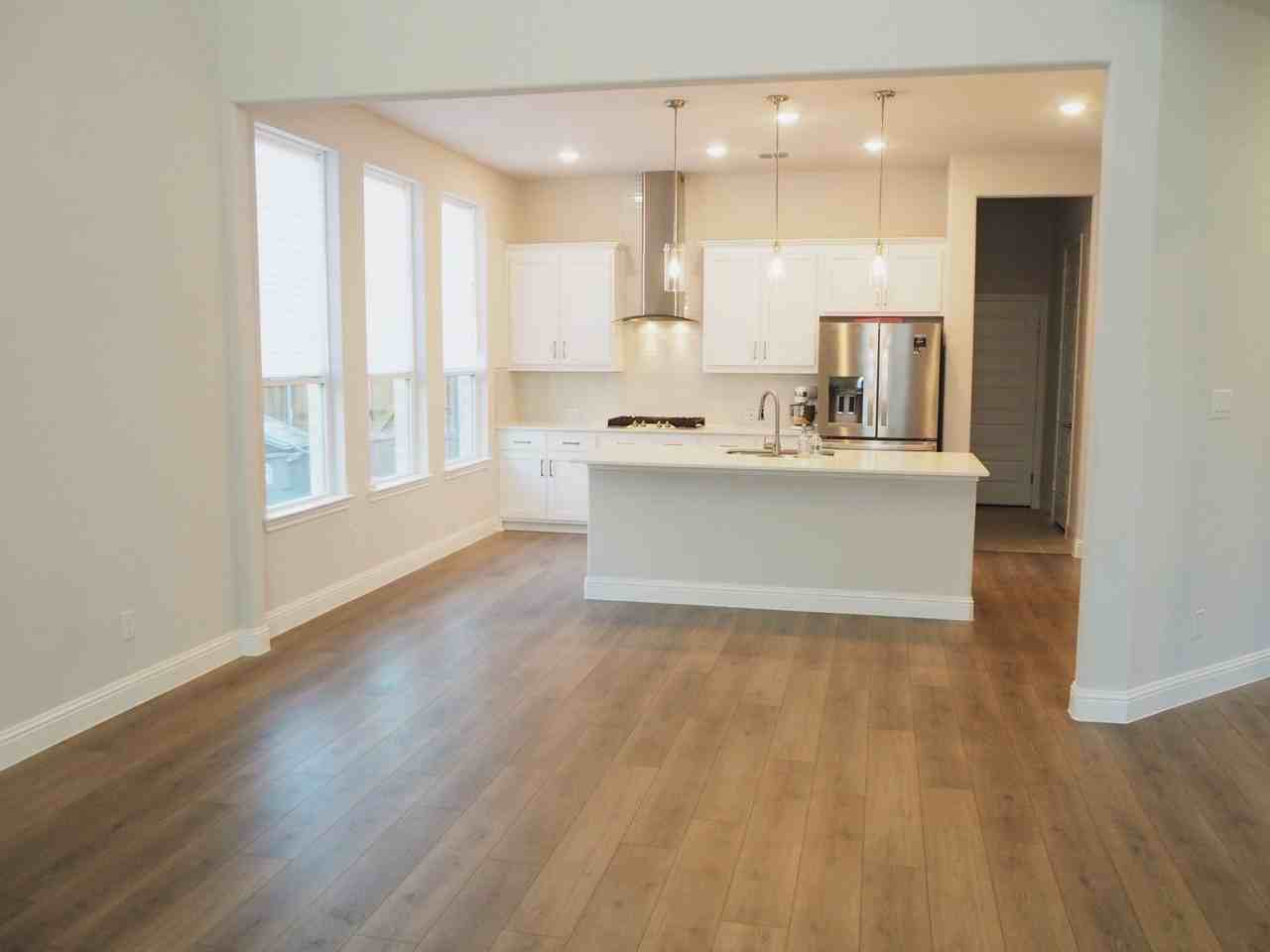 321 Oak Hollow Way - Photo 7 of 35