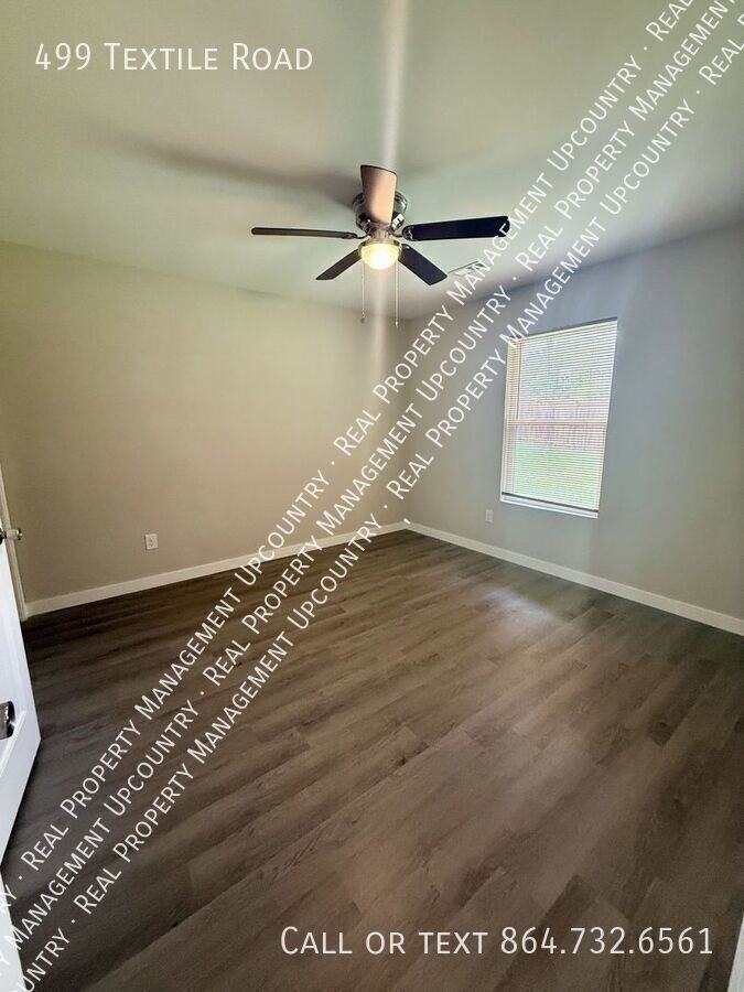 499 Textile Rd - Photo 7 of 19