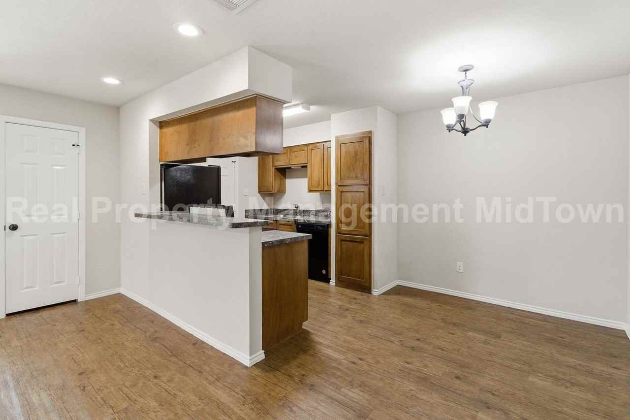 2307 Monte Carlo Dr - Photo 7 of 24