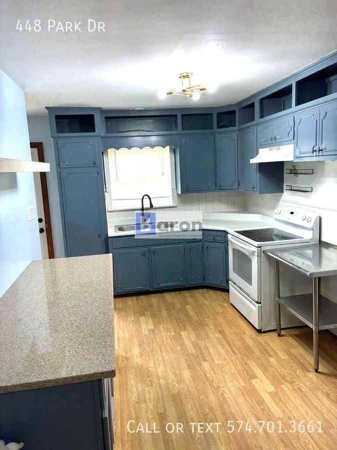 448 Park Dr - Photo 3 of 14