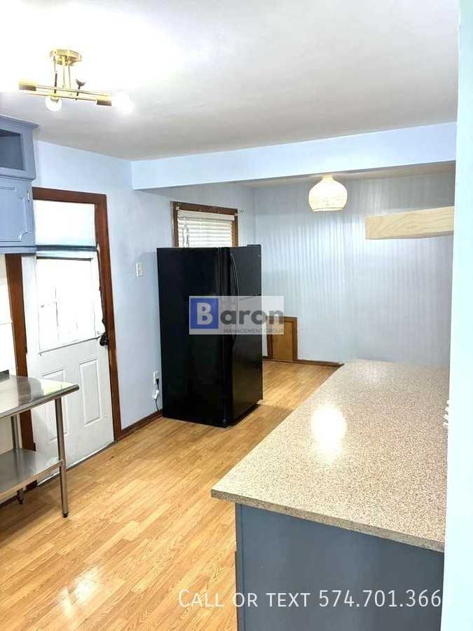 448 Park Dr - Photo 4 of 14