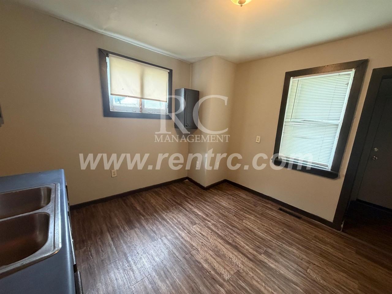 606 N Grant St - Photo 3 of 13