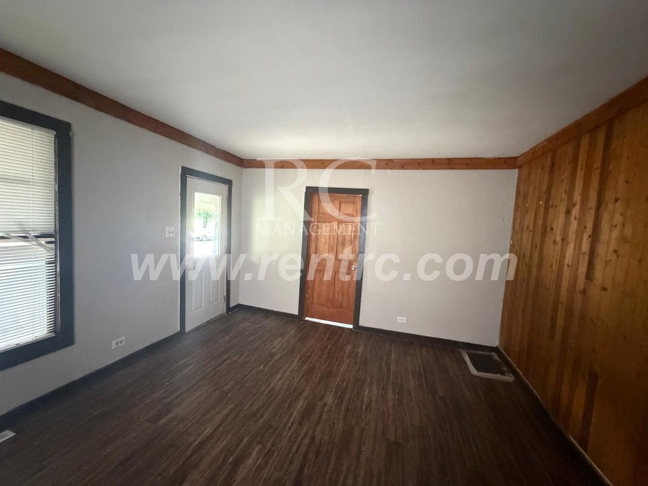 606 N Grant St - Photo 6 of 13