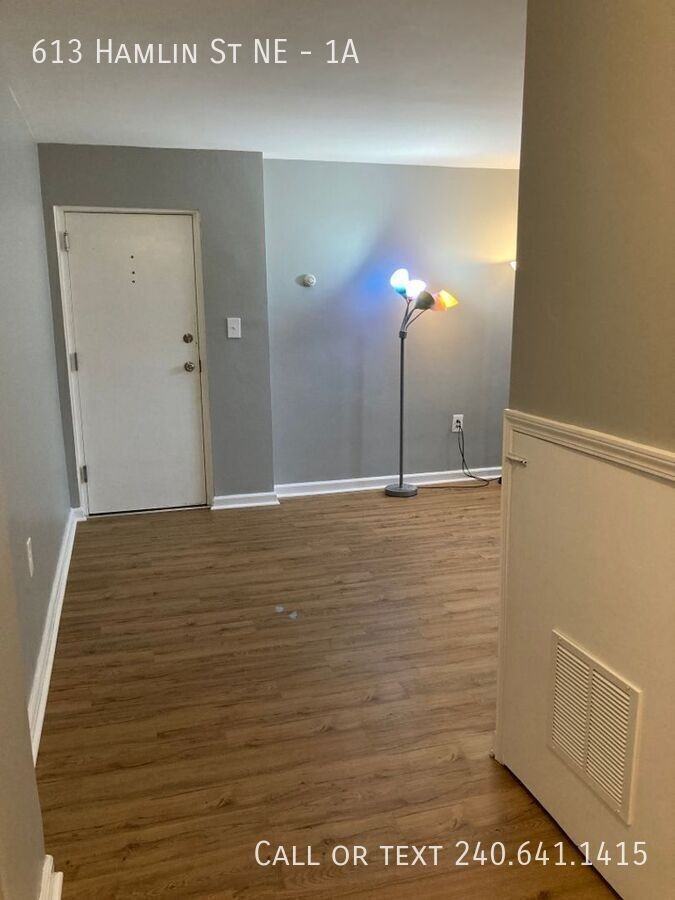 613 Hamlin St Ne #1A - Photo 2 of 16
