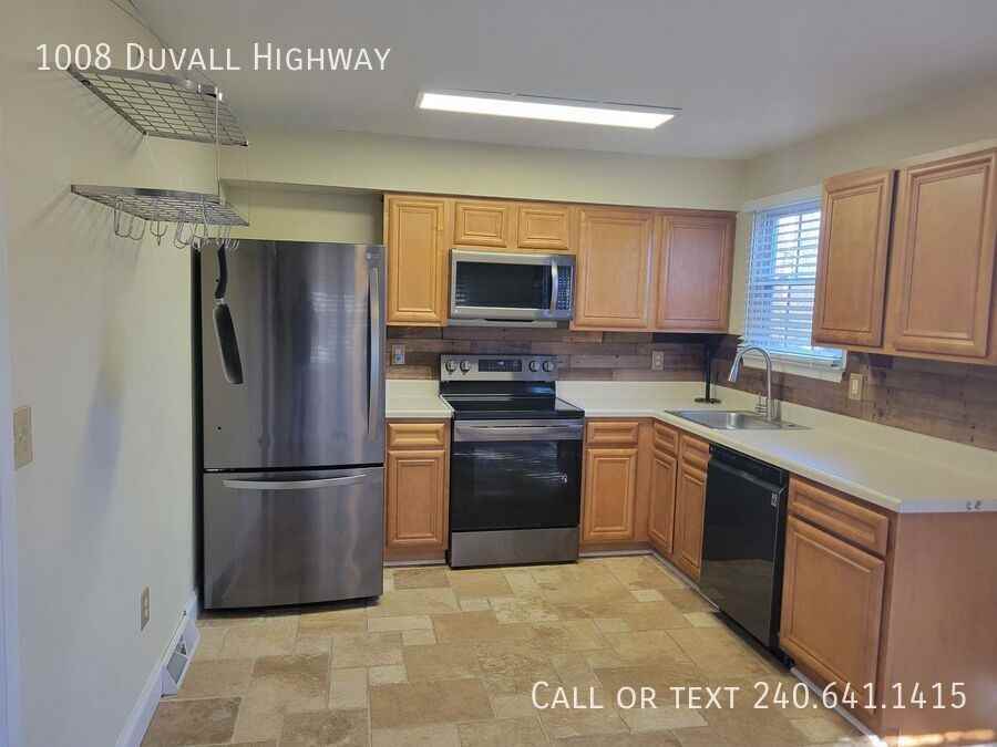 1008 Duvall Hwy - Photo 4 of 20