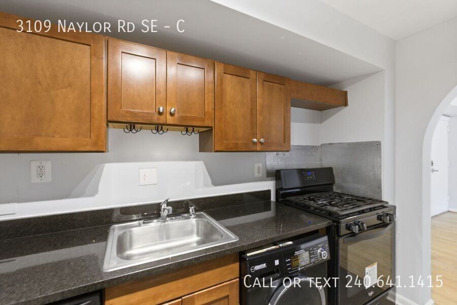 3109 Naylor Rd Se #C - Photo 2 of 13