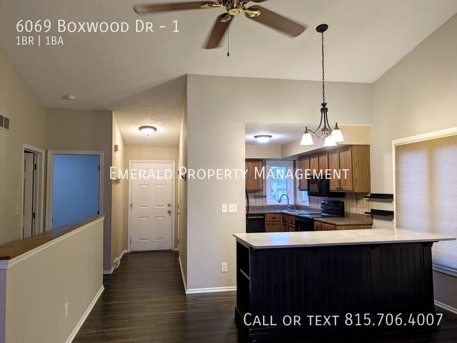 6069 Boxwood Dr #1 - Photo 3 of 19