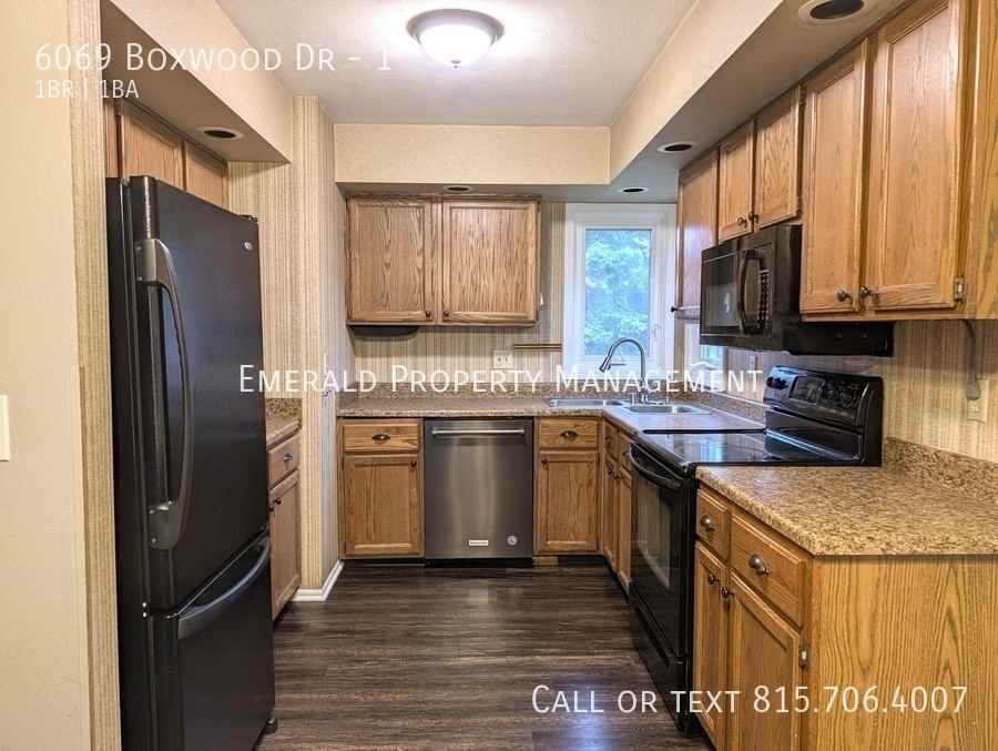 6069 Boxwood Dr #1 - Photo 4 of 19