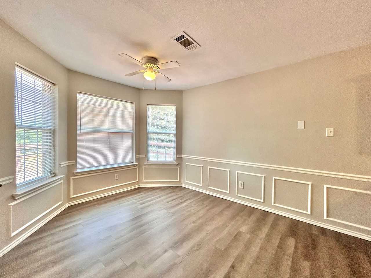 404 Mesquite Cir - Photo 7 of 29