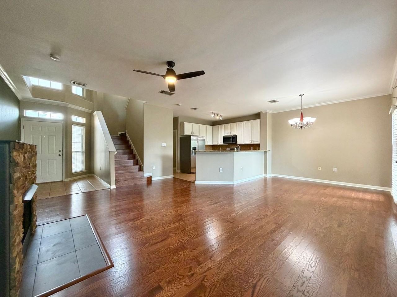 3300 Forest Creek Dr - Photo 4 of 28