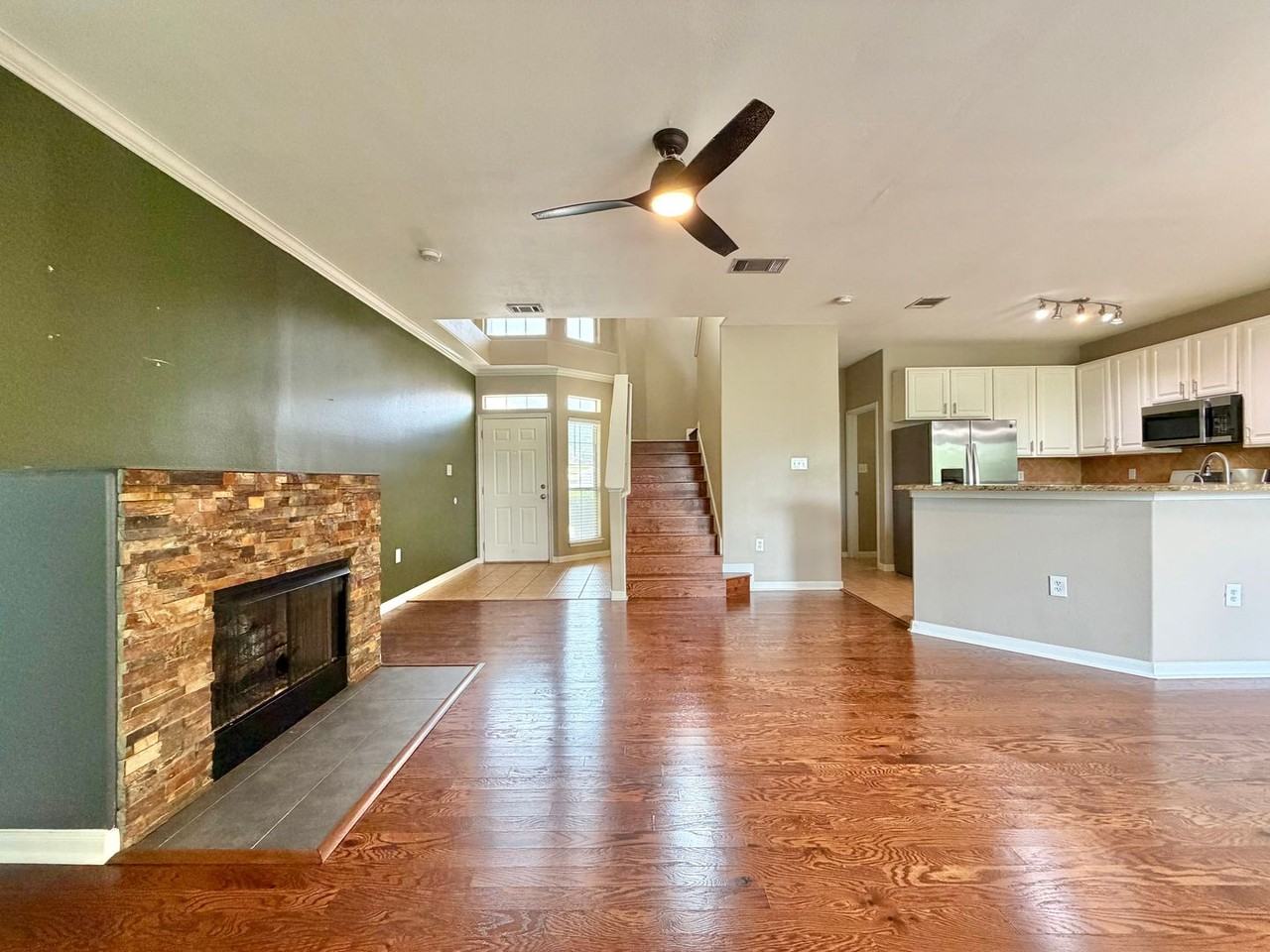 3300 Forest Creek Dr - Photo 5 of 28