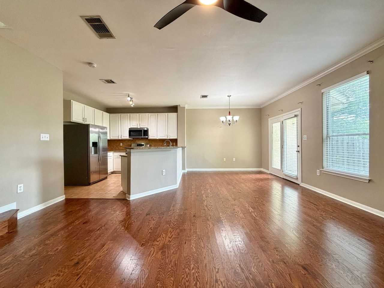 3300 Forest Creek Dr - Photo 7 of 28