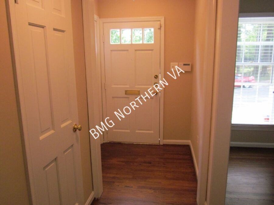 1160 Wimbledon Dr - Photo 2 of 32