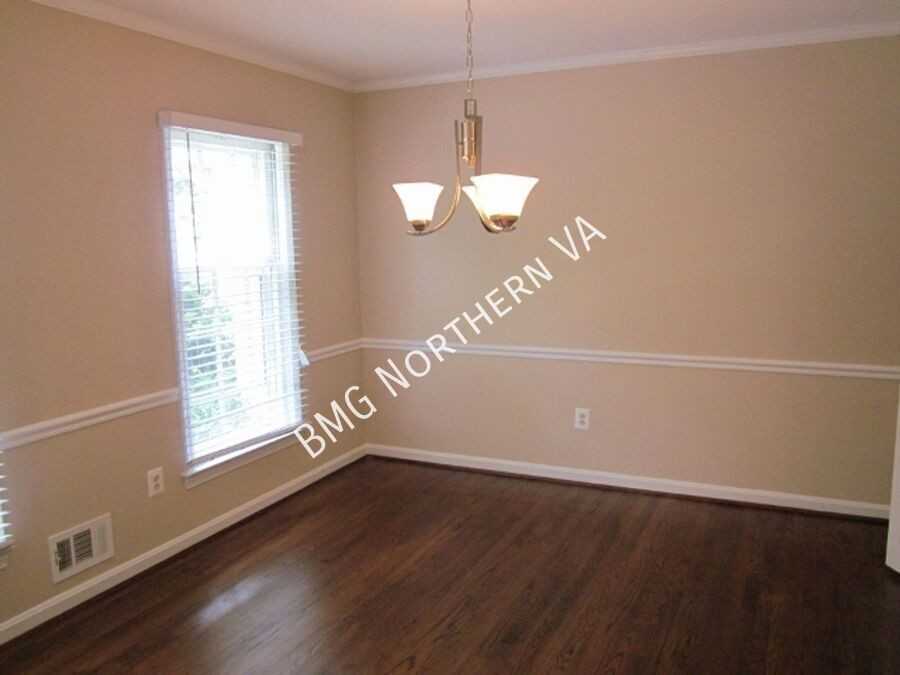 1160 Wimbledon Dr - Photo 6 of 32