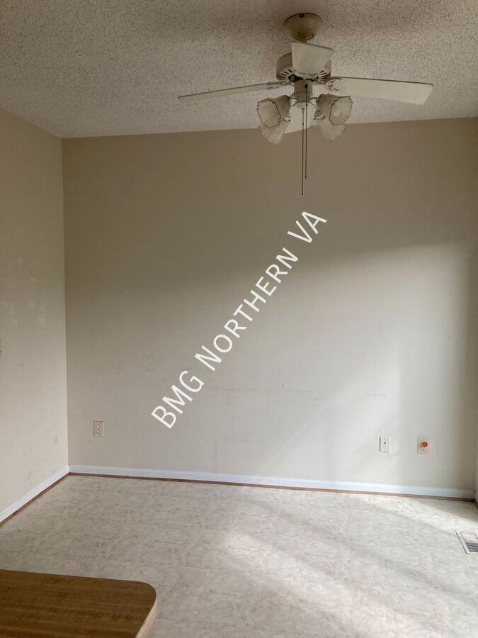 3045 Madden Ct - Photo 4 of 23