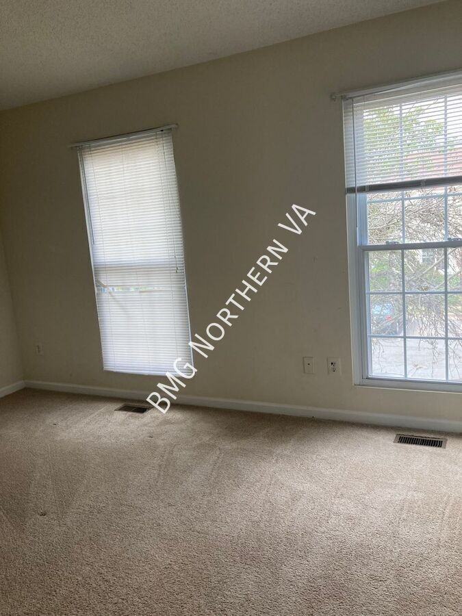 3045 Madden Ct - Photo 6 of 23