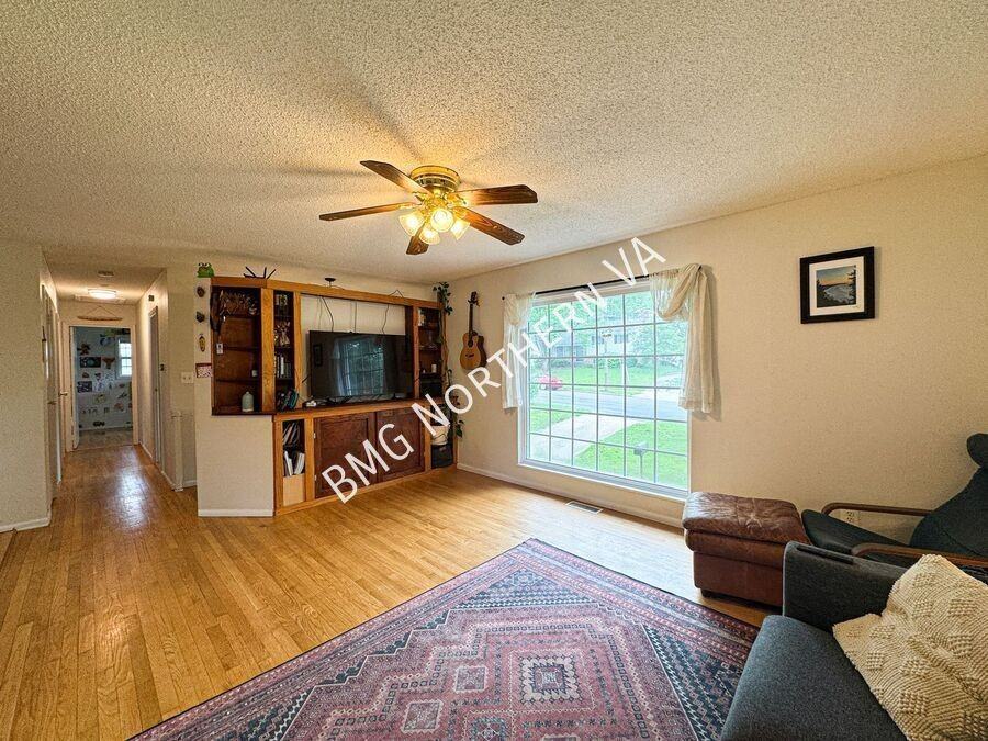 311 Prospect Dr Sw - Photo 3 of 26
