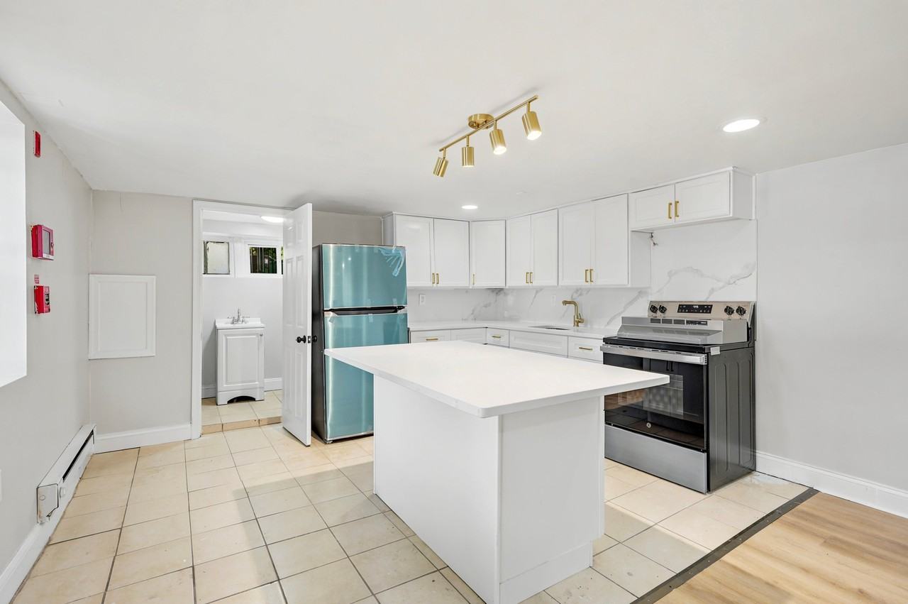 1873 E Tulpehocken St #L - Photo 2 of 11