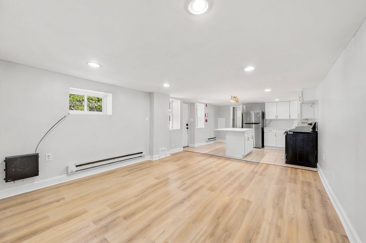 1873 E Tulpehocken St #L - Photo 6 of 11