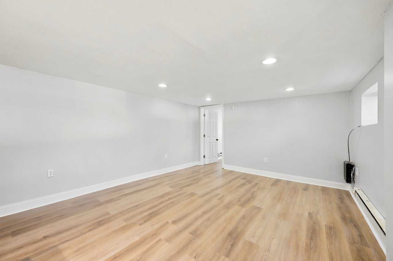 1873 E Tulpehocken St #L - Photo 7 of 11