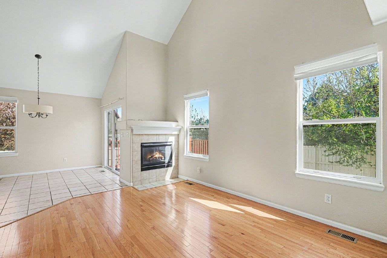 12584 S Beaver Creek Way - Photo 4 of 24