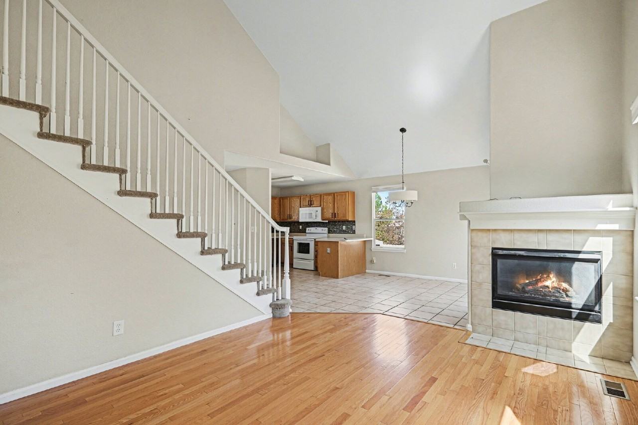 12584 S Beaver Creek Way - Photo 5 of 24