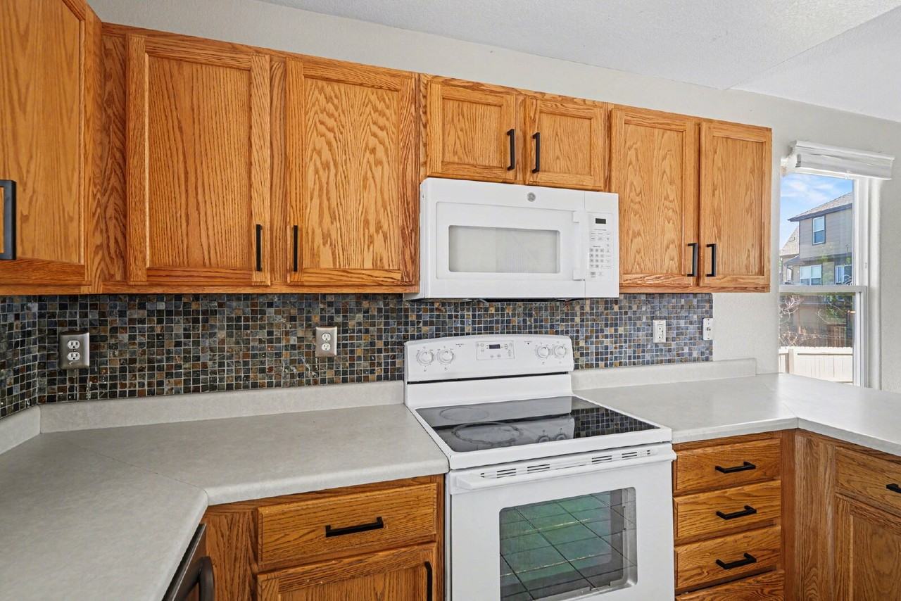 12584 S Beaver Creek Way - Photo 7 of 24