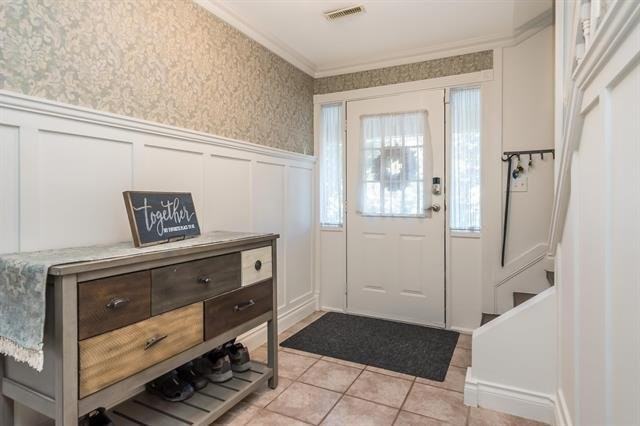 9315 215 St - Photo 3 of 25