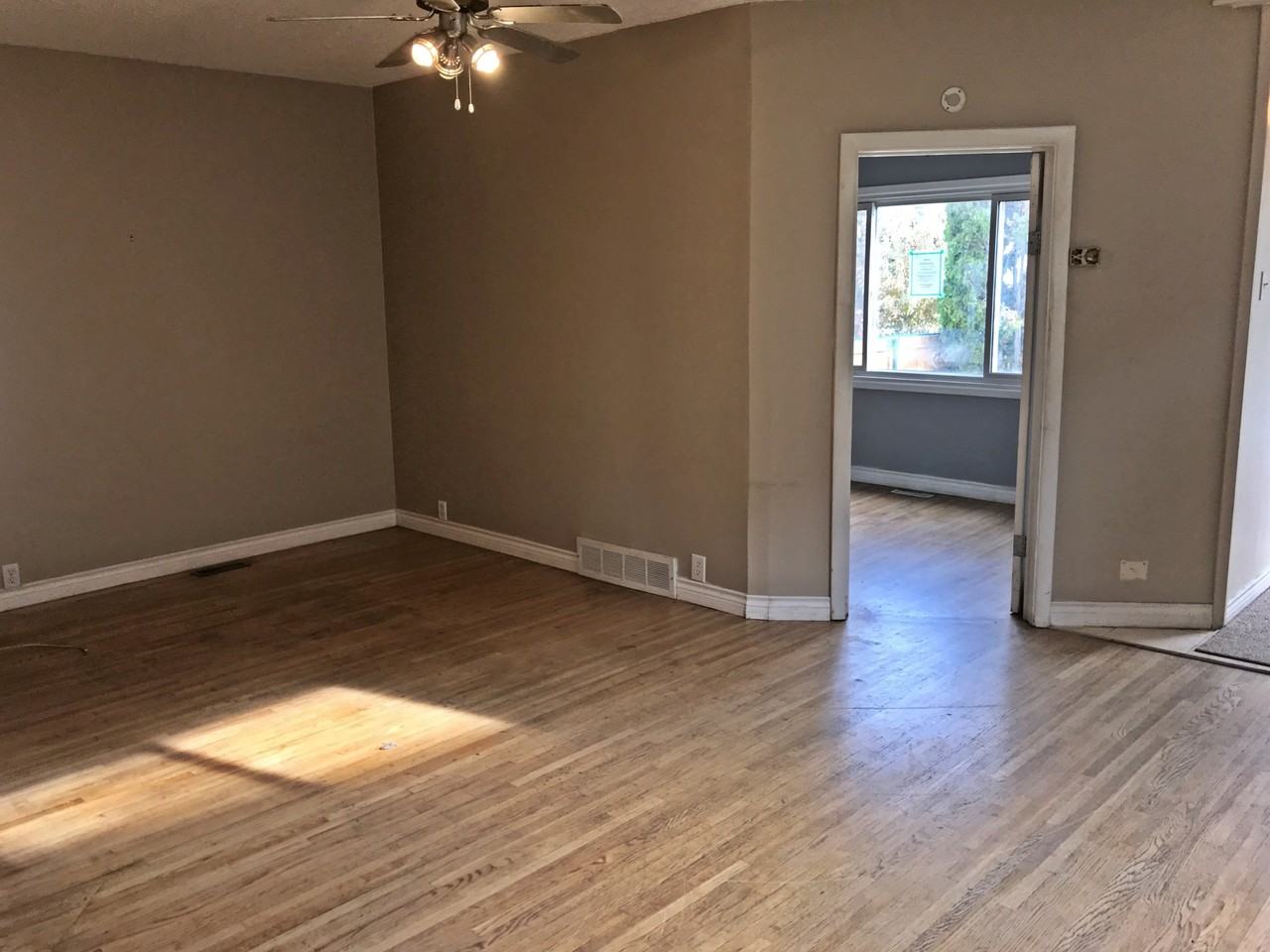 114 16 St N #1 - Photo 7 of 11