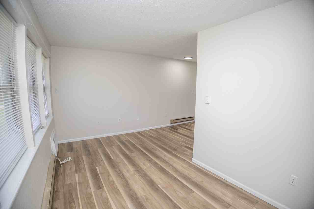 4819 Marion Street - Photo 4 of 14
