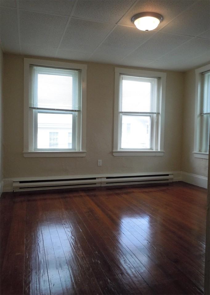 31 Elmwood St - Photo 2 of 3