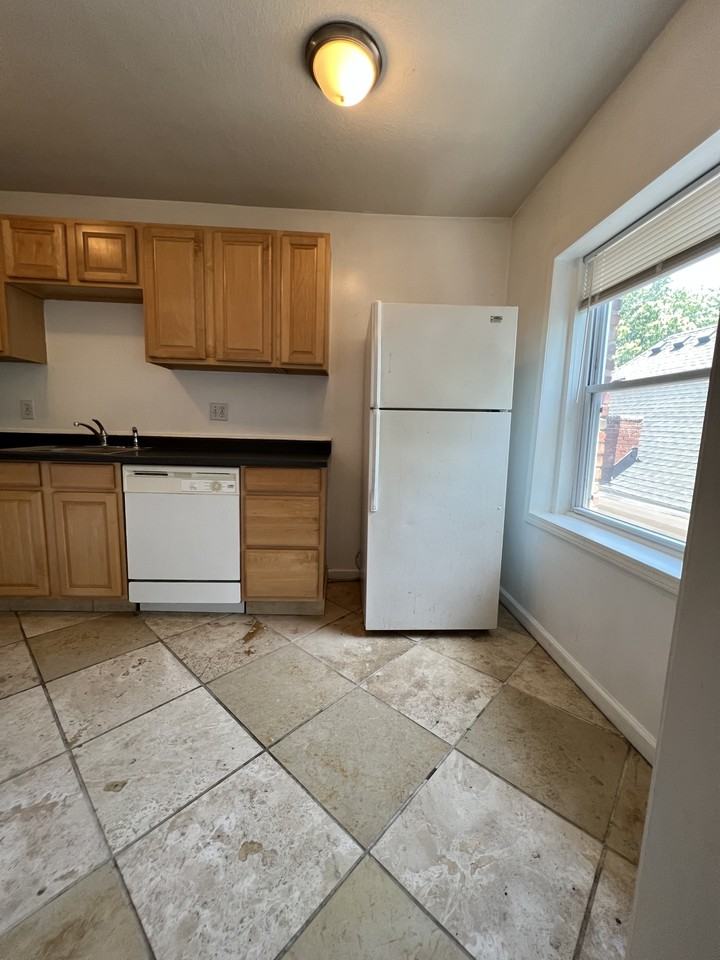 3401 Central Street - Photo 4 of 21